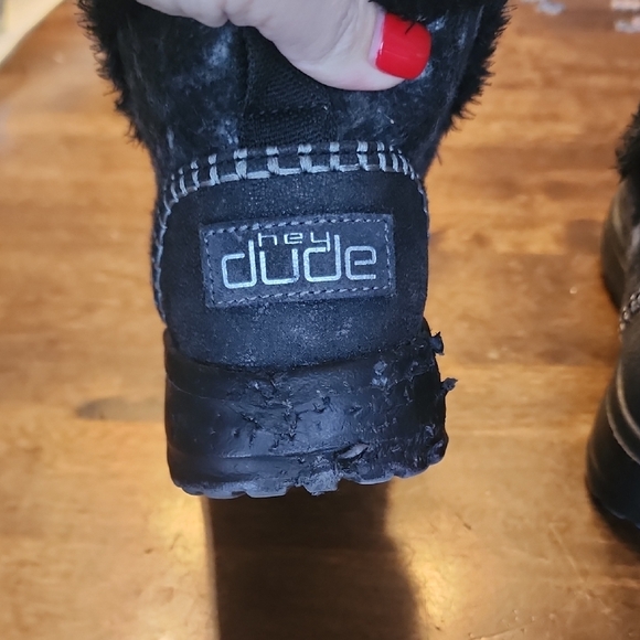 Black Women's HEYDUDE Boots SIZE 8 Shoes - Picture 6 of 7